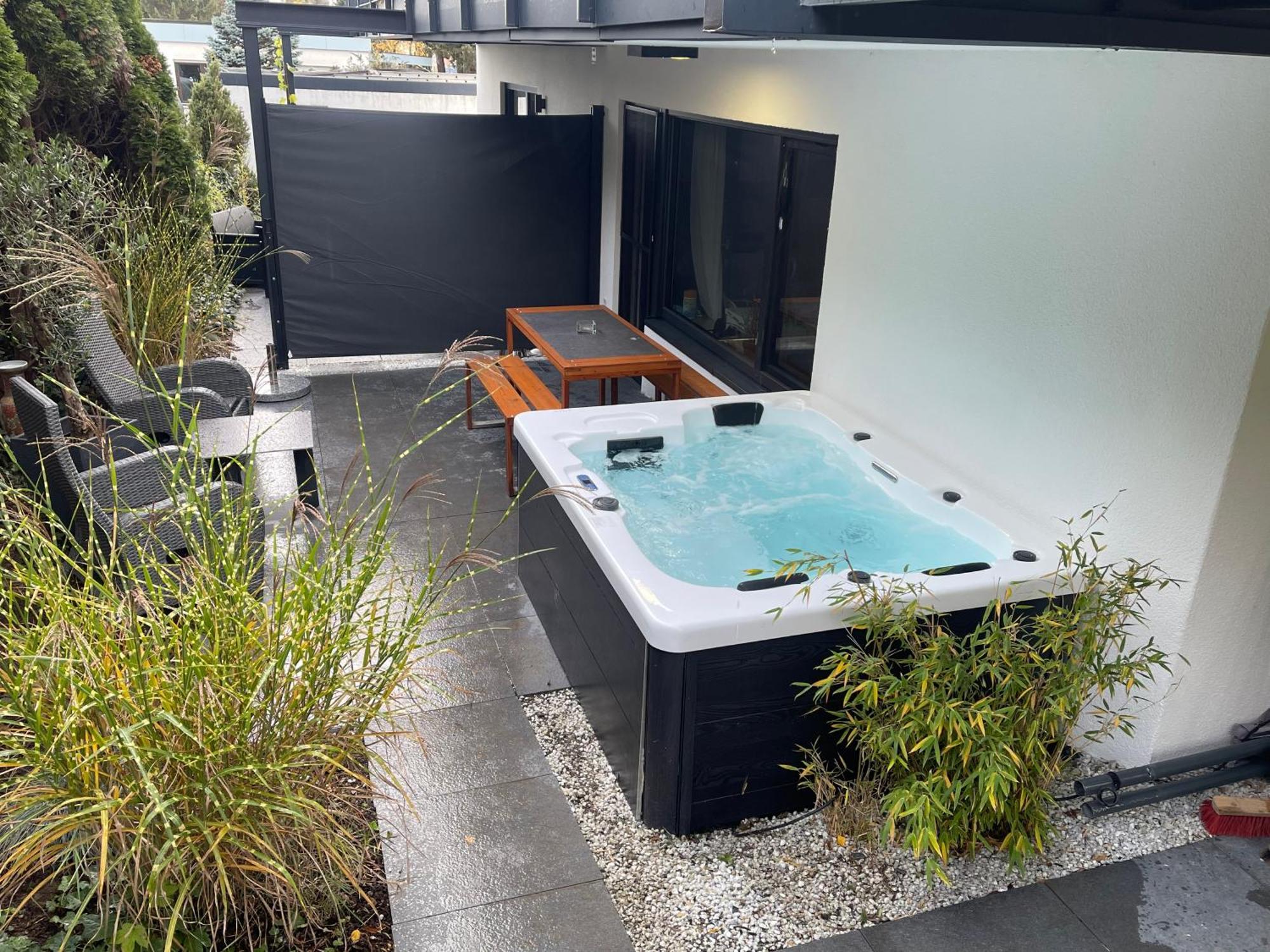 Rosmarin - Kuschelige Fewo - Romantik & Entspannung Im Whirlpool Auf Privater Terrasse, Ruhe & Hund Willkommen - By Ferienwohnenamsee - Uberlingen Zewnętrze zdjęcie